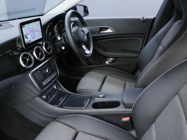 CLA180 AMGスタイル レーダーセーフティパッケージ(16枚目)