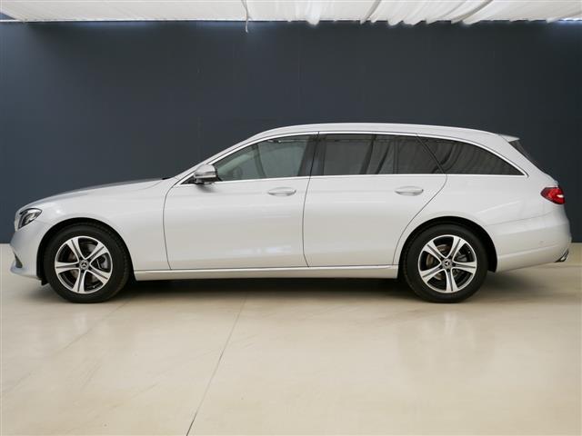 E200 4M ステーションワゴン AV エクスクルーシブP(2枚目)