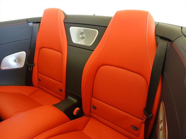 ＳＬ ＳＬ６３　４ＭＡＴＩＣ＋　ＡＭＧパフォーマンスパッケージ　ＡＭＧカーボンパケージ　Ｂｌｕｅｔｏｏｔｈ接続　ＥＴＣ　ＬＥＤヘッドライト　ＴＶ　アイドリングストップ　クルーズコントロール　コネクテッド機能　サイドカメラ（23枚目）