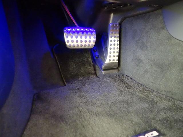 ＳＬ ＳＬ６３　４ＭＡＴＩＣ＋　ＡＭＧパフォーマンスパッケージ　ＡＭＧカーボンパケージ　Ｂｌｕｅｔｏｏｔｈ接続　ＥＴＣ　ＬＥＤヘッドライト　ＴＶ　アイドリングストップ　クルーズコントロール　コネクテッド機能　サイドカメラ（26枚目）