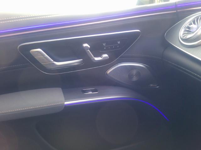 ＥＱＳ ＳＵＶ ＥＱＳ４５０　４ＭＡＴＩＣ　ＳＵＶ　ＡＭＧラインパッケージ　ナイトパッケージ　３列シート　Ｂｌｕｅｔｏｏｔｈ接続　ＥＴＣ　ＬＥＤヘッドライト　ＴＶ　クルーズコントロール　コネクテッド機能　サイドカメラ　サンルーフ・ガラスルーフ（13枚目）