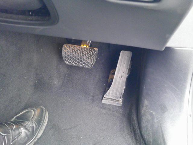 Ｅクラスステーションワゴン Ｅ３００　ステーションワゴン　エクスクルーシブ　レザーエクスクルーシブパッケージ　デジタルインテリアパッケージ　Ｂｌｕｅｔｏｏｔｈ接続　ＥＴＣ　ＬＥＤヘッドライト　ＴＶ　アイドリングストップ　クルーズコントロール　サイドカメラ（18枚目）