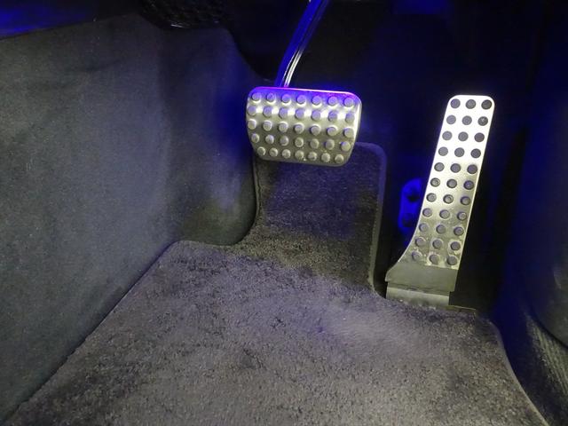 Eクラス E53 4MATIC+ エクスクルーシブパッケージ Bluetooth接続 ETC LEDヘッドライト TV アイドリングストップ クルーズコントロール コネクテッド機能 サイドカメラ サンルーフ・ガラスルーフ(28枚目)