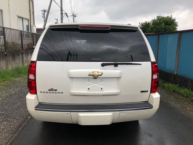 国内新規　ＬＴＺ　６速ＡＴ　後期型　マイナーチェンジモデル　国内新規　自社輸入　１ＮＯ（２年車検）３ＮＯ（３年車検）　ＬＴＺ　６速ＡＴ　後期型　マイナーチェンジモデル　ＡＣシート　パワーランニングボード　ホワイトダイヤモンド　ライトグレーインテリア(16枚目)