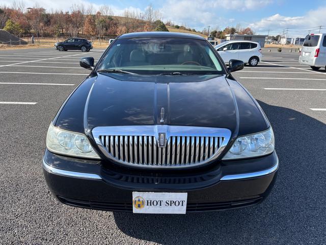 リンカーン・タウンカー ＣＡＲＦＡＸ有　実走行　フルノーマル　オリジナル　カルティエ　ＣＡＲＦＡＸ有　実走行証明書付き　フルノーマル　オリジナル　最終カルティエ　サンルーフ　ベージュインテリア　純正クロームＡＷ　ホワイトリボンタイヤ　ＨＤＤナビ　地デジ（5枚目）