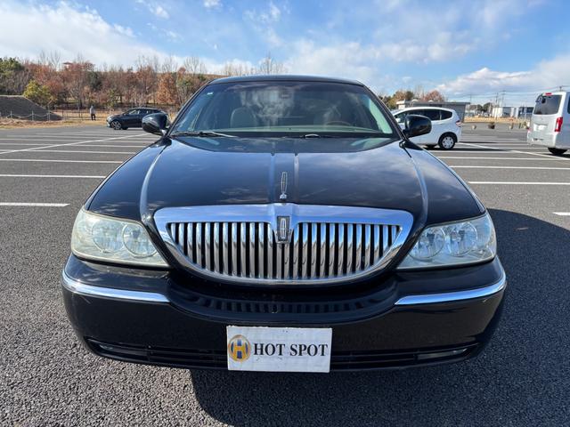 リンカーン・タウンカー ＣＡＲＦＡＸ有　実走行　フルノーマル　オリジナル　カルティエ　ＣＡＲＦＡＸ有　実走行証明書付き　フルノーマル　オリジナル　最終カルティエ　サンルーフ　ベージュインテリア　純正クロームＡＷ　ホワイトリボンタイヤ　ＨＤＤナビ　地デジ（6枚目）