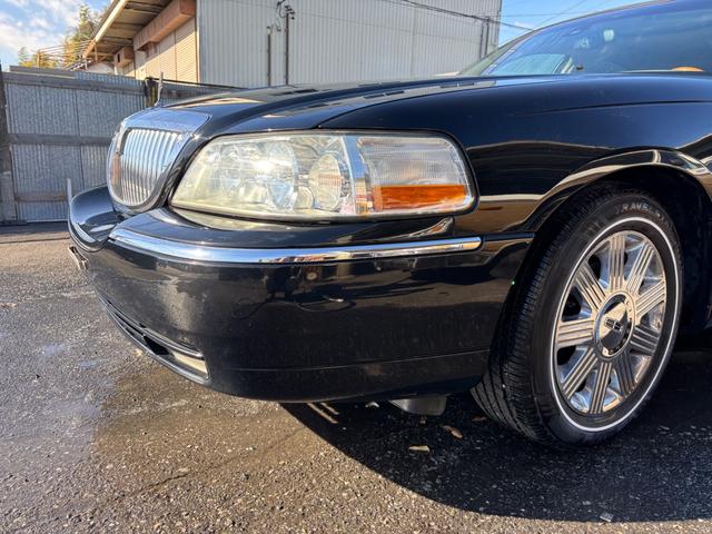 リンカーン・タウンカー ＣＡＲＦＡＸ有　実走行　フルノーマル　オリジナル　カルティエ　ＣＡＲＦＡＸ有　実走行証明書付き　フルノーマル　オリジナル　最終カルティエ　サンルーフ　ベージュインテリア　純正クロームＡＷ　ホワイトリボンタイヤ　ＨＤＤナビ　地デジ（8枚目）