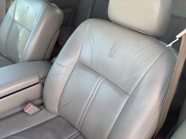 リンカーン・タウンカー ＣＡＲＦＡＸ有　実走行　フルノーマル　オリジナル　カルティエ　ＣＡＲＦＡＸ有　実走行証明書付き　フルノーマル　オリジナル　最終カルティエ　サンルーフ　ベージュインテリア　純正クロームＡＷ　ホワイトリボンタイヤ　ＨＤＤナビ　地デジ（27枚目）