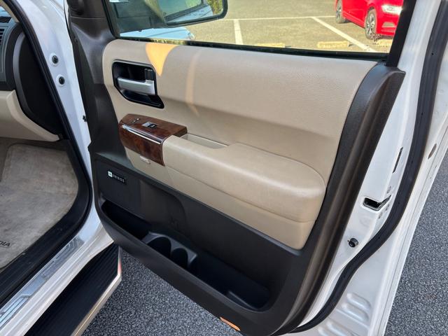 セコイア プラチナム 社外バンパー 社外AW NEWヘッドライト プラチナム 4WD切り替え修理済み 社外バンパー XD20AW NEWLEDヘッドライト 社外サイドステップ ベージュインテリア HDDナビ Bカメラ ETC サンルーフ パワーバックドア 1NO登録(50枚目)