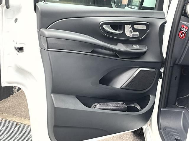 Ｖクラス Ｖ２２０ｄエクスクルーシブロングプラチナスイート　ＡＭＧライン・エクスクルージブシートパッケージ・シートヒーター・シートベンチレーター・メモリー付パワーシート・リラクゼーション機能・オットマン・フッとレスト・パノラミックスライディングルーフ（23枚目）
