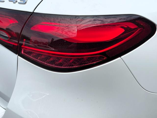 ＧＬＣ ＧＬＣ４３　４マチック　ＡＭＧレザーエクスクルージブパッケージ・シートベンチレーター・パノラミックスライディングルーフ・ヘッドアップディスプレイ・ブルメスター３Ｄサラウンドシステム・エアバランスパッケージ・ステアリングヒータ（10枚目）