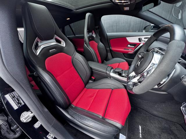 ＣＬＡクラス シューティングブレーク ＣＬＡ４５　Ｓ　４マチック＋　シューティングブレーク　ＡＭＧパフォーマンスパッケージ　ＡＭＧアドバンスドパッケージ　本革シート（ツートーン）　ヘッドアップディスプレイ　ブランドロゴプロジェクター　ＭＢＵＸインテリ・アシスタント　ＡＭＧパフォーマンスシート（26枚目）