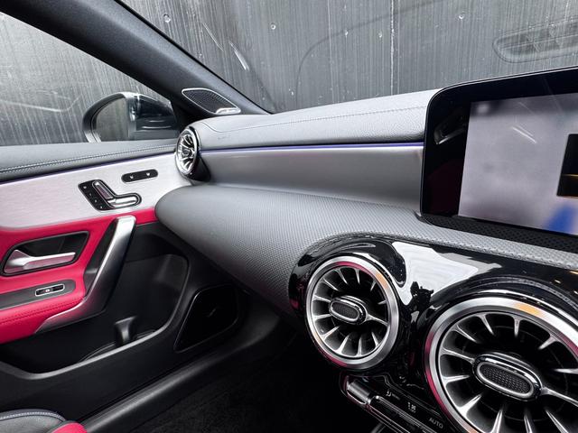 ＣＬＡクラス シューティングブレーク ＣＬＡ４５　Ｓ　４マチック＋　シューティングブレーク　ＡＭＧパフォーマンスパッケージ　ＡＭＧアドバンスドパッケージ　本革シート（ツートーン）　ヘッドアップディスプレイ　ブランドロゴプロジェクター　ＭＢＵＸインテリ・アシスタント　ＡＭＧパフォーマンスシート（30枚目）