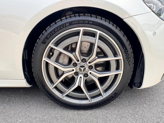 Ｅクラスステーションワゴン Ｅ２２０ｄ　ステーションワゴン　スポーツ　レーダーセーフティパッケージ　ＡＭＧラインパッケージ　１９インチＡＭＧ５ツインスポークアルミホイール　マルチビームＬＥＤヘッドライト　　ヘッドアップディスプレイ　ブラックアッシュウッドパネル（27枚目）
