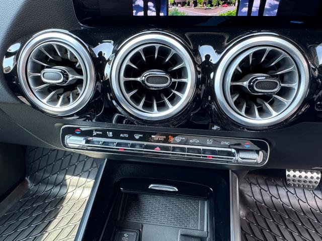 ＧＬＡクラス ＧＬＡ２００ｄ　４マチック　ＡＭＧラインパッケージ　レーダーセーフティパッケージ　ＡＭＧラインパッケージ　３６０°カメラシステム　アクティブパーキングアシスト　マルチビームＬＥＤヘッドライト　アダプティブハイビームアシスト・プラス　プライバシーガラス（32枚目）