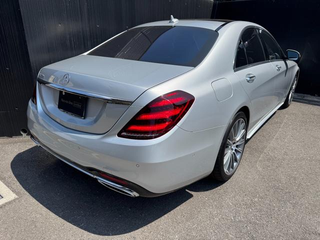 Ｓクラス Ｓ４００ｄ　スポーツリミテッド　レザーエクスクルーＴＶシブパッケージ・ナビ・フルセグＴＶ・３６０度カメラ・ＥＴＣ２．０・パノラミックスライディングルーフ・２０インチアルミホイール（8枚目）
