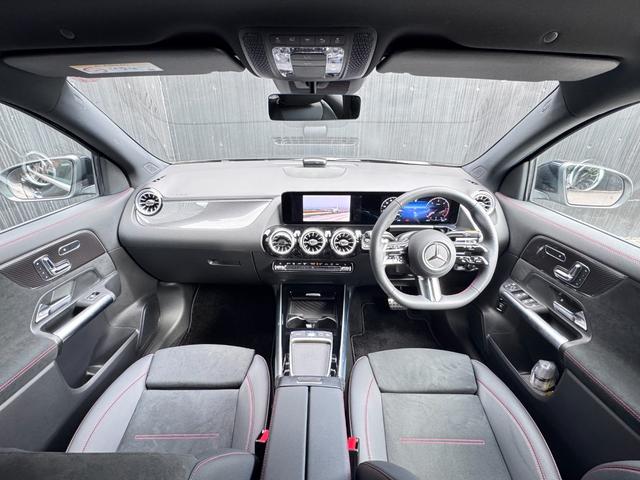 GLAクラス GLA200d 4マチック AMGラインパッケージ ドライビングアシスタンスパッケージ 360°カメラシステム アダプティブハイビームアシスト・プラス 本革巻スポーツステアリング(ナッパレザー) AMGラインパッケージ マルチビームLEDヘッドライト(21枚目)