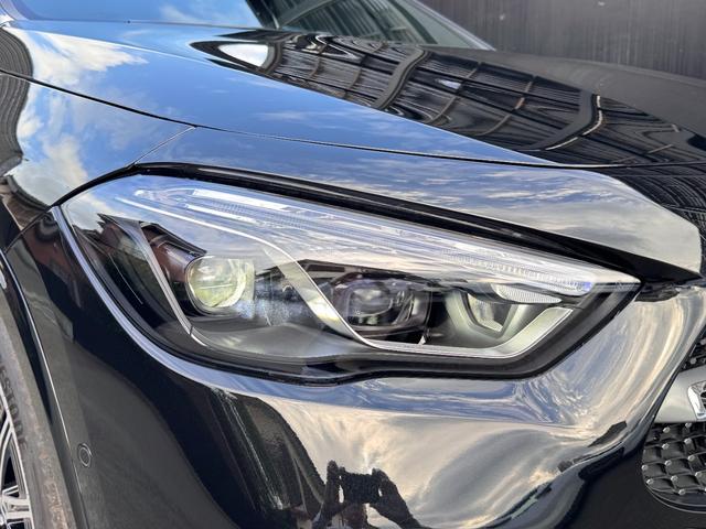 GLAクラス GLA200d 4マチック AMGラインパッケージ ドライビングアシスタンスパッケージ 360°カメラシステム アダプティブハイビームアシスト・プラス 本革巻スポーツステアリング(ナッパレザー) AMGラインパッケージ マルチビームLEDヘッドライト(45枚目)