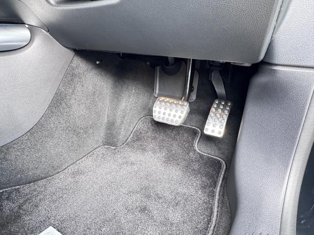 GLAクラス GLA200d 4マチック AMGラインパッケージ ドライビングアシスタンスパッケージ 360°カメラシステム アダプティブハイビームアシスト・プラス 本革巻スポーツステアリング(ナッパレザー) AMGラインパッケージ マルチビームLEDヘッドライト(47枚目)