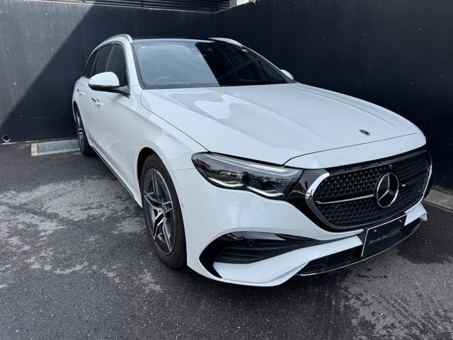 Eクラスステーションワゴン E220dステションワゴンアバギャルドAMGラインP AMGラインパッケージ・デジタルインテリアパッケージ・レザーエクスクルーシブパッケージ・アドバンスドパッケージ・パノラミックスライディングルーフ・オパリスホワイト(4枚目)