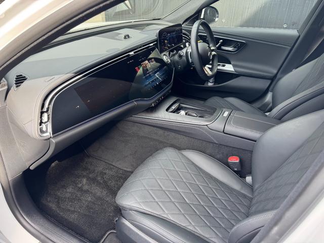 Eクラスステーションワゴン E220dステションワゴンアバギャルドAMGラインP AMGラインパッケージ・デジタルインテリアパッケージ・レザーエクスクルーシブパッケージ・アドバンスドパッケージ・パノラミックスライディングルーフ・オパリスホワイト(14枚目)