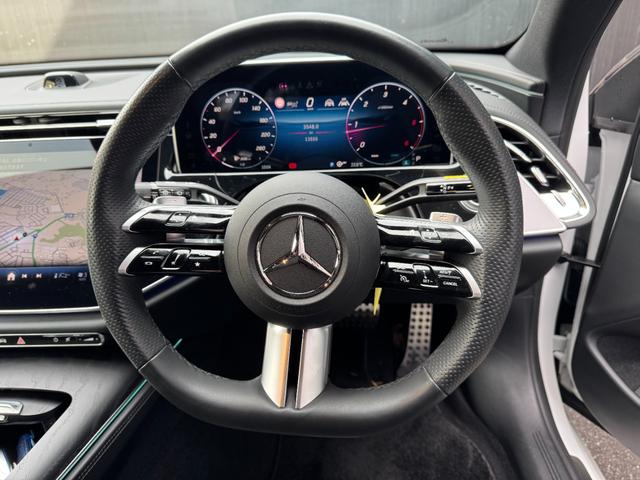 Eクラスステーションワゴン E220dステションワゴンアバギャルドAMGラインP AMGラインパッケージ・デジタルインテリアパッケージ・レザーエクスクルーシブパッケージ・アドバンスドパッケージ・パノラミックスライディングルーフ・オパリスホワイト(19枚目)