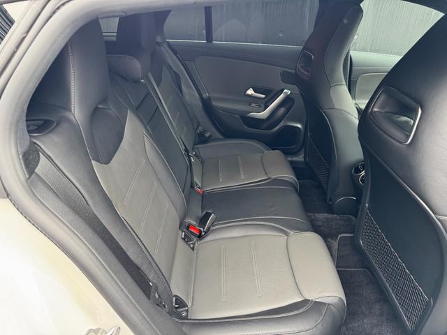 ＣＬＡクラス シューティングブレーク ＣＬＡ２００ｄシュティングブレＡＭＧレザエクスクルＰ　ナビゲーションパッケージ・ＡＭＧライン・ＡＭＧレザーエクスクルーシブパッケージ・アドバンスドパッケージ・パノラミックスライディングルーフ（16枚目）