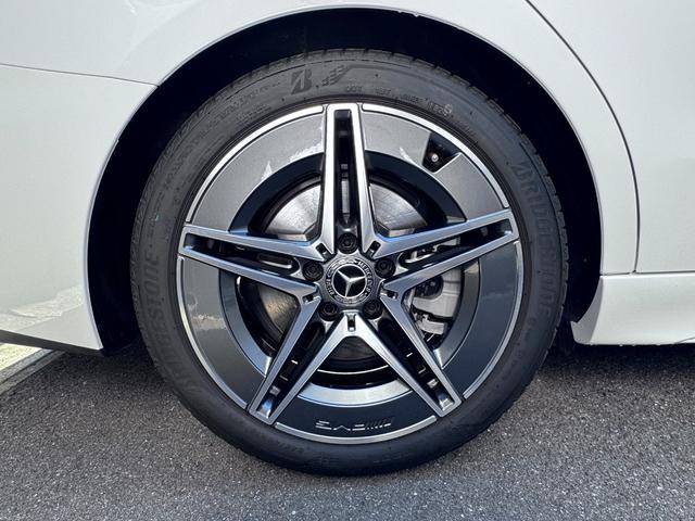 Ｃクラス Ｃ２２０ｄアバンギャルド　ＡＭＧラインパッケージ　レーダーセーフティパッケージ　ＡＭＧラインパッケージ　１８インチＡＭＧアルミホイール（ＲＳＪ）　スポーツサスペンション　プライバシーガラス　ＭＢＵＸナビゲーションシステム　アンビエントライト（36枚目）
