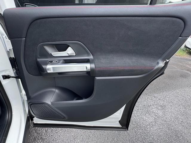 GLB GLB200d 4マチック AMGラインパッケージ ドライビングアシスタンスパッケージ 360°カメラシステム AMGラインパッケージ アダプティブハイビームアシスト・プラス マルチビームLEDヘッドライト 20インチAMGアルミホイール(RVU)(29枚目)