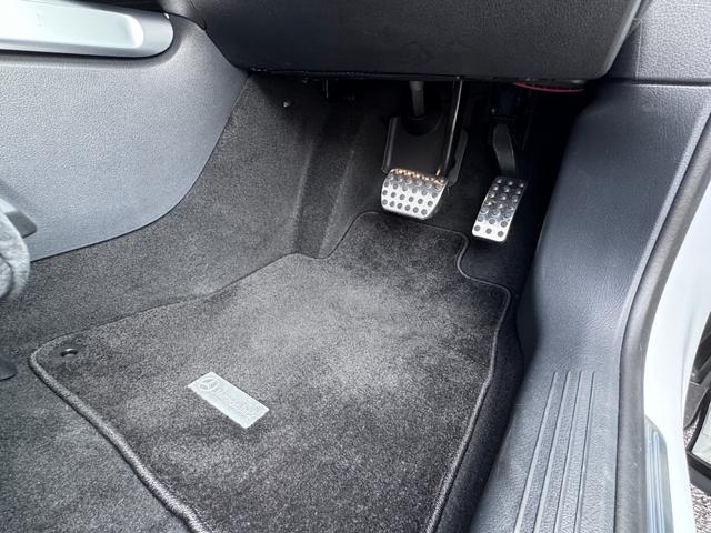 GLB GLB200d 4マチック AMGラインパッケージ ドライビングアシスタンスパッケージ 360°カメラシステム AMGラインパッケージ アダプティブハイビームアシスト・プラス マルチビームLEDヘッドライト 20インチAMGアルミホイール(RVU)(47枚目)