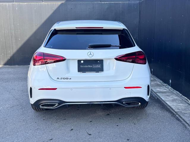 Ａクラス Ａ２００ｄ　ＡＭＧラインパッケージ　ドライビングアシスタンスパッケージ　ＡＭＧラインパッケージ　ダイレクトステアリング　アダプティブハイビームアシスト・プラス　本革巻スポーツステアリング　１８インチＡＭＧアルミホイール（ＲＱＴ）（6枚目）