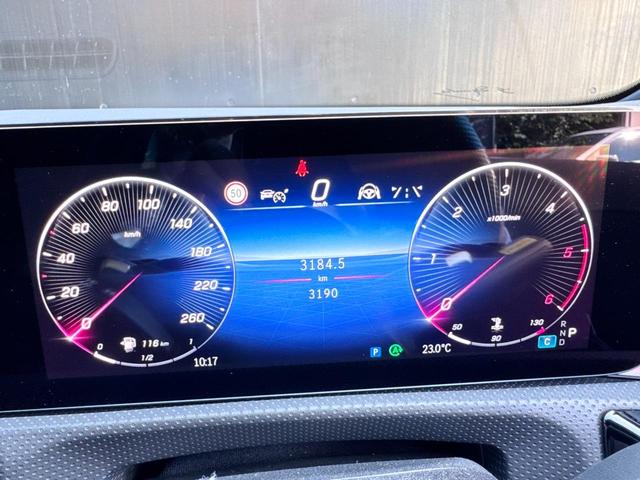 Ａクラス Ａ２００ｄ　ＡＭＧラインパッケージ　ドライビングアシスタンスパッケージ　ＡＭＧラインパッケージ　ダイレクトステアリング　アダプティブハイビームアシスト・プラス　本革巻スポーツステアリング　１８インチＡＭＧアルミホイール（ＲＱＴ）（13枚目）