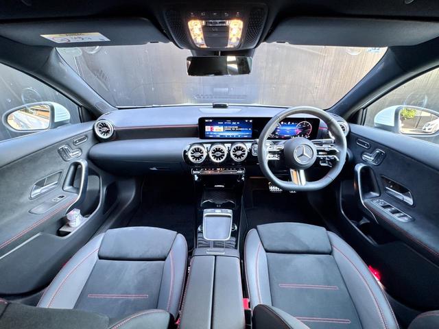 Ａクラス Ａ２００ｄ　ＡＭＧラインパッケージ　ドライビングアシスタンスパッケージ　ＡＭＧラインパッケージ　ダイレクトステアリング　アダプティブハイビームアシスト・プラス　本革巻スポーツステアリング　１８インチＡＭＧアルミホイール（ＲＱＴ）（20枚目）