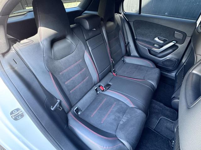 Ａクラス Ａ２００ｄ　ＡＭＧラインパッケージ　ドライビングアシスタンスパッケージ　ＡＭＧラインパッケージ　ダイレクトステアリング　アダプティブハイビームアシスト・プラス　本革巻スポーツステアリング　１８インチＡＭＧアルミホイール（ＲＱＴ）（25枚目）