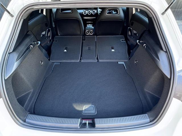 Ａクラス Ａ２００ｄ　ＡＭＧラインパッケージ　ドライビングアシスタンスパッケージ　ＡＭＧラインパッケージ　ダイレクトステアリング　アダプティブハイビームアシスト・プラス　本革巻スポーツステアリング　１８インチＡＭＧアルミホイール（ＲＱＴ）（30枚目）