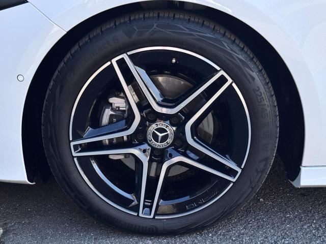 Ａクラス Ａ２００ｄ　ＡＭＧラインパッケージ　ドライビングアシスタンスパッケージ　ＡＭＧラインパッケージ　ダイレクトステアリング　アダプティブハイビームアシスト・プラス　本革巻スポーツステアリング　１８インチＡＭＧアルミホイール（ＲＱＴ）（33枚目）