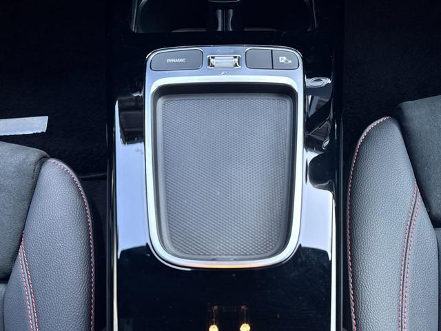 Ａクラス Ａ２００ｄ　ＡＭＧラインパッケージ　ドライビングアシスタンスパッケージ　ＡＭＧラインパッケージ　ダイレクトステアリング　アダプティブハイビームアシスト・プラス　本革巻スポーツステアリング　１８インチＡＭＧアルミホイール（ＲＱＴ）（36枚目）