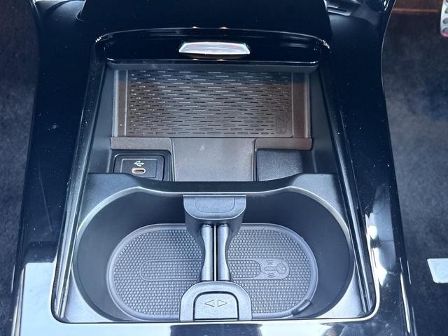 Ａクラス Ａ２００ｄ　ＡＭＧラインパッケージ　ドライビングアシスタンスパッケージ　ＡＭＧラインパッケージ　ダイレクトステアリング　アダプティブハイビームアシスト・プラス　本革巻スポーツステアリング　１８インチＡＭＧアルミホイール（ＲＱＴ）（38枚目）