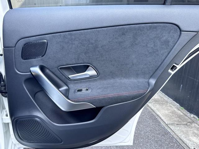 Ａクラス Ａ２００ｄ　ＡＭＧラインパッケージ　ドライビングアシスタンスパッケージ　ＡＭＧラインパッケージ　ダイレクトステアリング　アダプティブハイビームアシスト・プラス　本革巻スポーツステアリング　１８インチＡＭＧアルミホイール（ＲＱＴ）（42枚目）