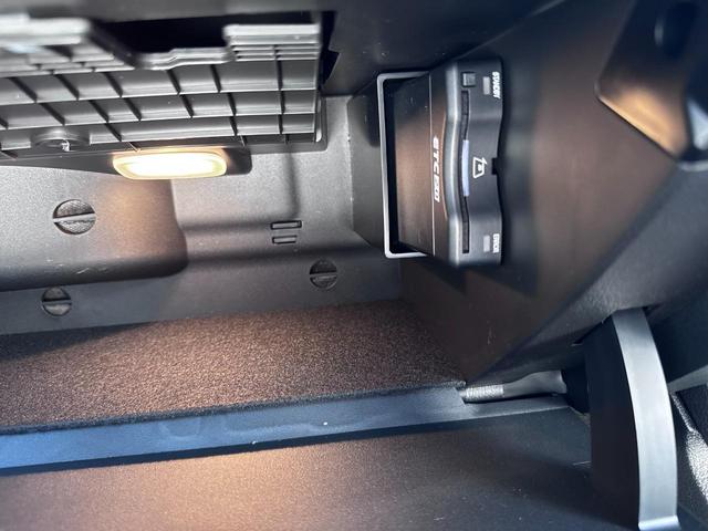 Ａクラス Ａ２００ｄ　ＡＭＧラインパッケージ　ドライビングアシスタンスパッケージ　ＡＭＧラインパッケージ　ダイレクトステアリング　アダプティブハイビームアシスト・プラス　本革巻スポーツステアリング　１８インチＡＭＧアルミホイール（ＲＱＴ）（47枚目）