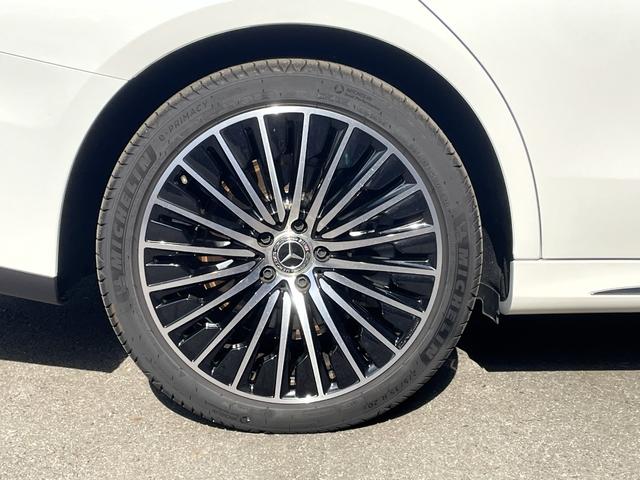 高級感とスポーティーなデザインのマルチスポークアルミホイールはお車全体を引き上げるデザインです。