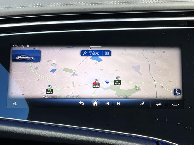 助手席側ＭＢＵＸスーパースクリーンでナビゲーションをご覧になられた場合のイメージです。助手席側は走行中も操作が可能です。