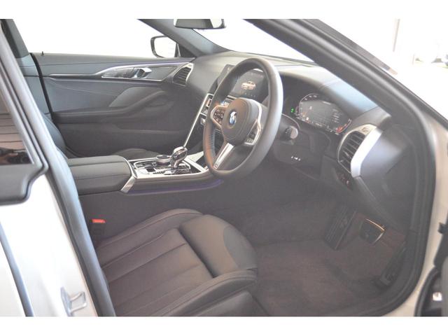 M850i xDrive グランクーペ 正規認定中古車 ワンオーナー 電動ガラスサンルーフ Harman Kardonスピーカー ヘッドアップディスプレィ タッチパネル式HDDナビ フルセグ地デジ トップリアサイドカメラ レーザーライト(29枚目)