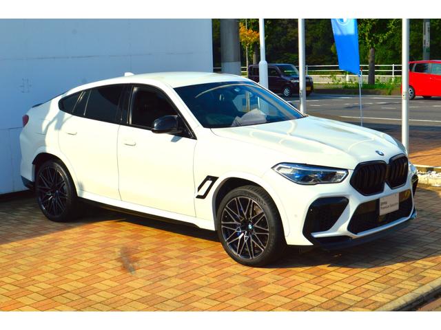 Ｘ６ Ｍ コンペティション　正規認定中古車　ワンオーナー　ＭコンフォートＰＫＧ　カーボンファイバーインテリアトリム　ＢＭＷレーザーライト　純正ＨＤＤナビ　ステアリングヒーター　全周囲カメラ　純正ドライブレコーダー（20枚目）