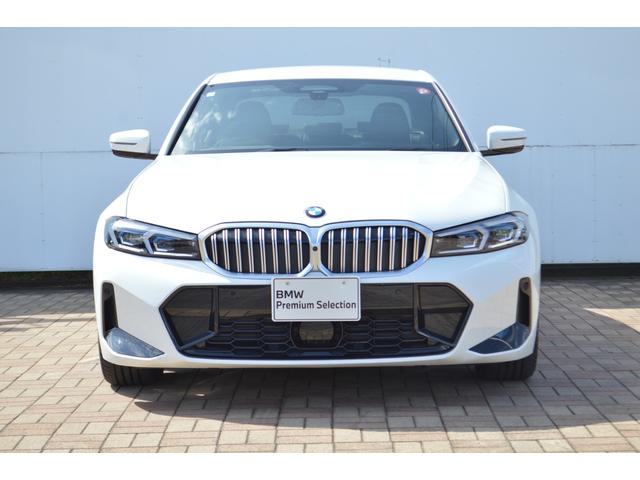 ３２０ｉ　Ｍスポーツ　正規認定中古車　走行距離３３３０ｋｍ　弊社デモカー　コンフォートパッケージ　プライバシーガラス　ハイビームアシスト　ハンズオフ　ＡＣＣ　シートヒーター　全周囲カメラ　アダプティブライト　アンビエント(8枚目)