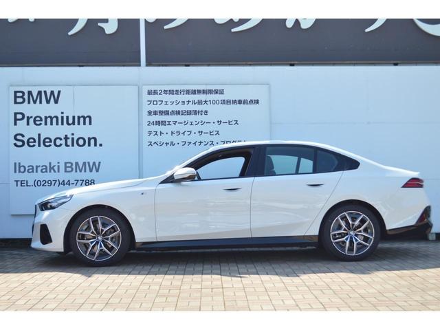 ５シリーズ ５２３ｉ　Ｍスポーツ　正規認定中古車　弊社管理レンタカー　純正ナビ　Ｐアシスト＋　ＡＣＣ　ワイヤレス充電器　フルセグＴＶ　全周囲カメラ　シートヒーター　盗難防止装置　電動リアゲート　ＬＥＤヘッドライト　被害軽減ブレーキ（4枚目）