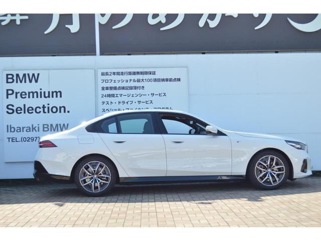 ５シリーズ ５２３ｉ　Ｍスポーツ　正規認定中古車　弊社管理レンタカー　純正ナビ　Ｐアシスト＋　ＡＣＣ　ワイヤレス充電器　フルセグＴＶ　全周囲カメラ　シートヒーター　盗難防止装置　電動リアゲート　ＬＥＤヘッドライト　被害軽減ブレーキ（5枚目）