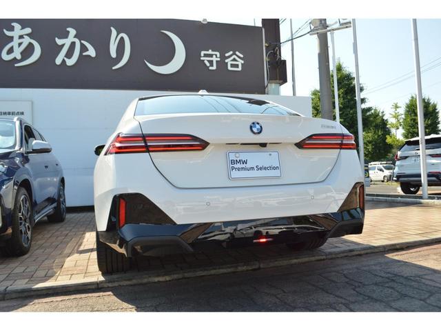 ５シリーズ ５２３ｉ　Ｍスポーツ　正規認定中古車　弊社管理レンタカー　純正ナビ　Ｐアシスト＋　ＡＣＣ　ワイヤレス充電器　フルセグＴＶ　全周囲カメラ　シートヒーター　盗難防止装置　電動リアゲート　ＬＥＤヘッドライト　被害軽減ブレーキ（10枚目）