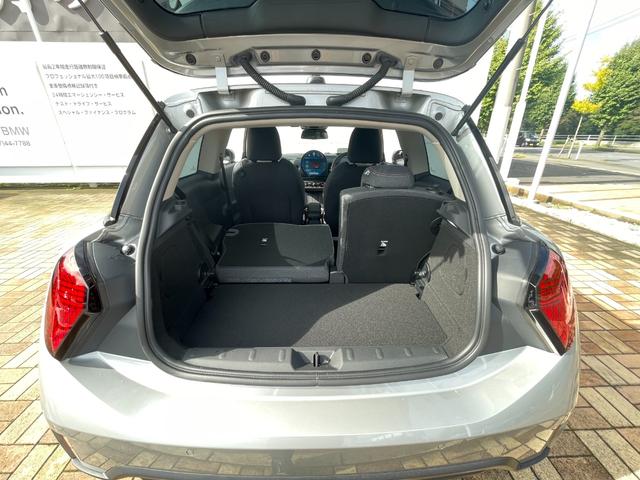 ＭＩＮＩ クーパーＣ　エッセンシャル・トリム　正規認定中古車　ワンオーナー　走行１８００ｋｍ　純正ナビ　バックカメラ　ＡＣＣ　障害物センサー　ヘッドアップディスプレイ　ＥＴＣ車載器　ワイヤレス充電器　アンビエントライト　ＬＥＤヘッドライト（45枚目）