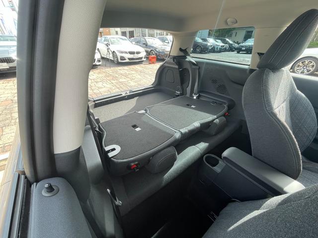 ＭＩＮＩ クーパーＣ　エッセンシャル・トリム　正規認定中古車　ワンオーナー　走行１８００ｋｍ　純正ナビ　バックカメラ　ＡＣＣ　障害物センサー　ヘッドアップディスプレイ　ＥＴＣ車載器　ワイヤレス充電器　アンビエントライト　ＬＥＤヘッドライト（48枚目）
